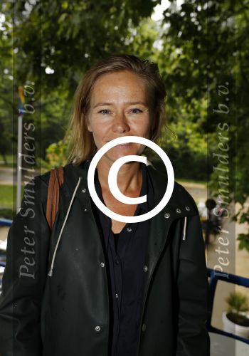 Amsterdam 20 juni 2016
Boekpresentatie Isa Hoes en Vlinder Kmaerling in het blauwe theehuis in het vondelpark.
Liesbeth kamerling