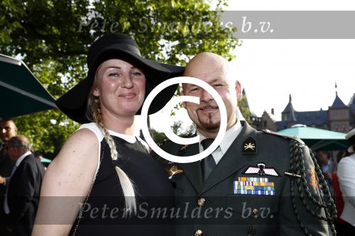 Haarzuilens 22 juni 2016
Haringparty op kasteel Haarzuilens. Marco Kroon met vrouw