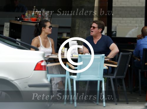 Amsterdam 7 juni 2016
Martijn Krabbe en zijn vriendin Noi Pakon op terras bij Loetje.