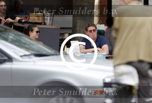 Amsterdam 7 juni 2016
Martijn Krabbe en zijn vriendin Noi Pakon op terras bij Loetje.