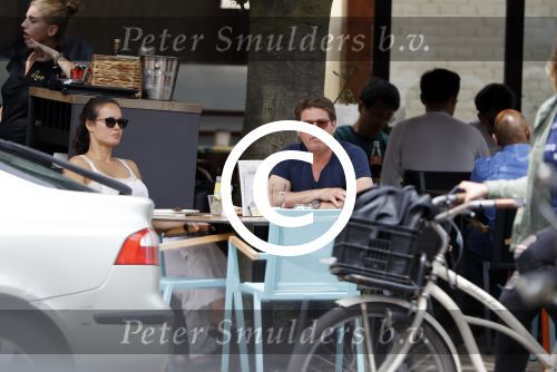 Amsterdam 7 juni 2016
Martijn Krabbe en zijn vriendin Noi Pakon op terras bij Loetje.