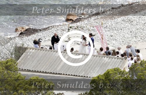Ibiza 26 juni 2016
Nick en Kirsten Schilder trouwen op het strand van ses Boques ( es cubells) op ibiza.