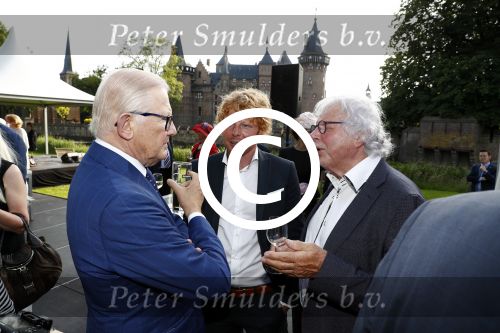 Haarzuilens 22 juni 2016
Haringparty op kasteel Haarzuilens. Pieter v Vollenhoven met Ben Wolterink en zijn vader