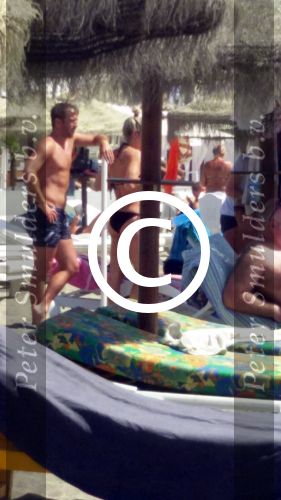 Carihuela bij Torremolinos, 23 Juni 2016  Rafel v d Vaart met zijn vriendin Estavana Polman