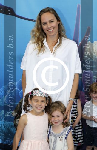 Amsterdam 22 juni 2016 
Premiere finding Dory in theater Amsterdam. Regina Romeijn met dochter
