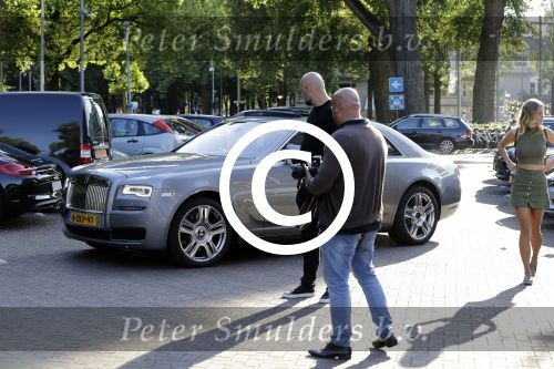 Amsterdam 24 juni 2016
Dance4life gala in het Hilton hotel. Afrojack kwam met Sharon Pieksma in zijn rolls Royce Gost van ruim 400.00 euro