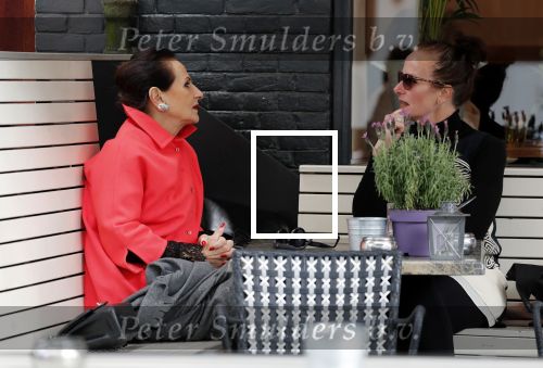 Amsterdam 21 juni 2018
Ans Markus met dochter Siegfried op terras