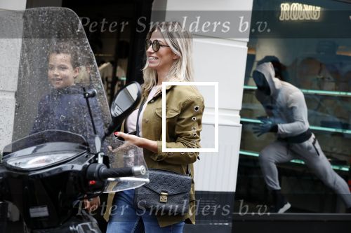 Amsterdam 18 juni 2018
Christie Bokma met zoontje op de pc hooftstraat.
