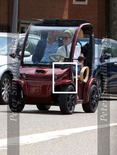 Amsterdam 17 juni 2018
Connie Witteman met verloofde Eugene v Dun in een nieuw Biro karretje