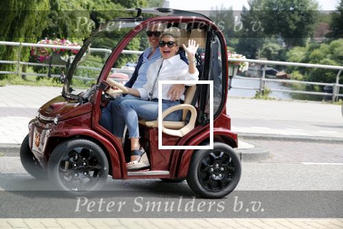 Amsterdam 17 juni 2018
Connie Witteman met verloofde Eugene v Dun in een nieuw Biro karretje