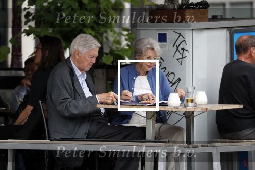 Amsterdam 19 juni 2018
Frits Bolkestein met zijn vrouw Femke Boersma op terras en op de utrechtsestraat.