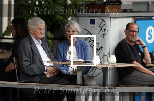 Amsterdam 19 juni 2018
Frits Bolkestein met zijn vrouw Femke Boersma op terras en op de utrechtsestraat.
