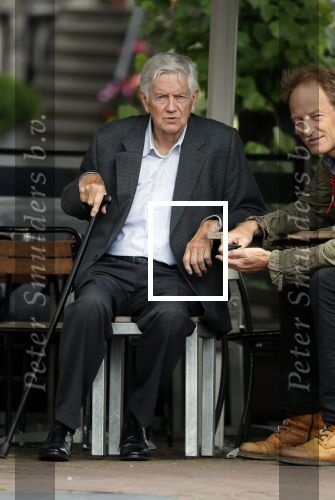 Amsterdam 19 juni 2018
Frits Bolkestein met zijn vrouw Femke Boersma op terras en op de utrechtsestraat.
