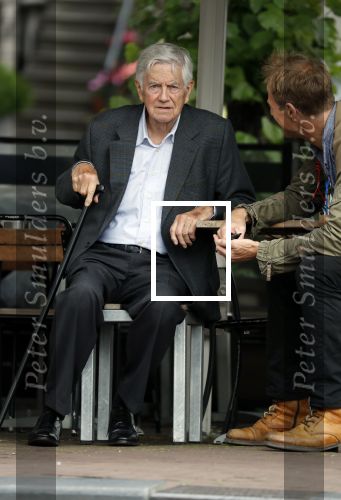 Amsterdam 19 juni 2018
Frits Bolkestein met zijn vrouw Femke Boersma op terras en op de utrechtsestraat.