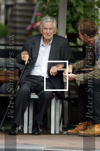 Amsterdam 19 juni 2018
Frits Bolkestein met zijn vrouw Femke Boersma op terras en op de utrechtsestraat.