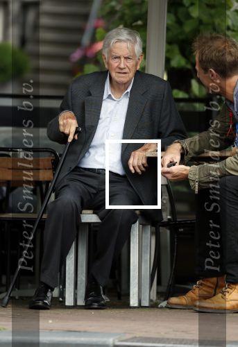 Amsterdam 19 juni 2018
Frits Bolkestein met zijn vrouw Femke Boersma op terras en op de utrechtsestraat.