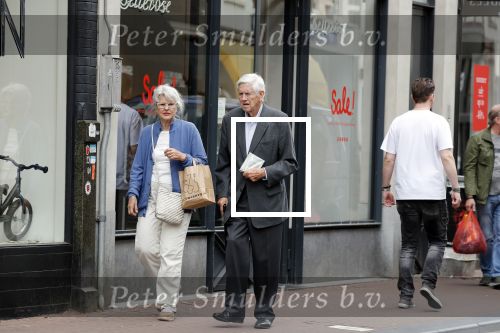 Amsterdam 19 juni 2018
Frits Bolkestein met zijn vrouw Femke Boersma op terras en op de utrechtsestraat.