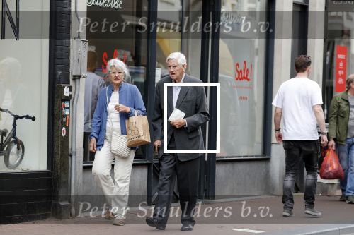 Amsterdam 19 juni 2018
Frits Bolkestein met zijn vrouw Femke Boersma op terras en op de utrechtsestraat.
