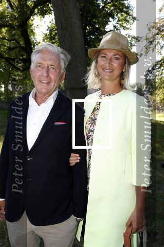 Haarzuilens 20 juni 2018
Haringparty op kasteel de Haar. Frits Kroymans met Nynke Wynia