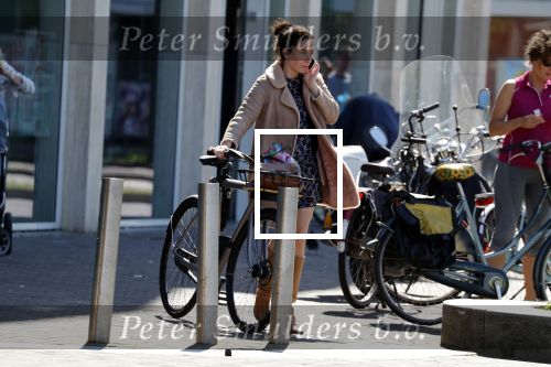 Amsterdam 20 juni 2018
Halina Reijn vertrekt met fiets na bezoek aan Lassus tandartsen.