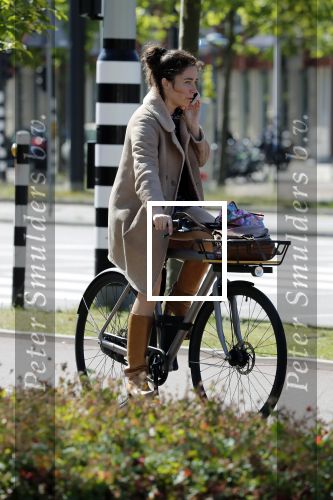 Amsterdam 20 juni 2018
Halina Reijn vertrekt met fiets na bezoek aan Lassus tandartsen.