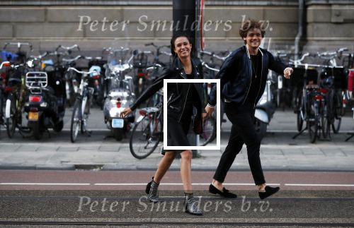 Amsterdam 11 juni 2018
Holly Brood en haar Vriend Soy Kroon dansend op straat