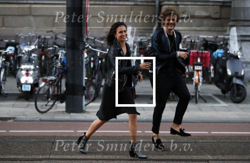 Amsterdam 11 juni 2018
Holly Brood en haar Vriend Soy Kroon dansend op straat