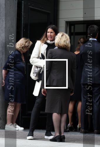 Den Bosch 123 juni 2018
Afscheidsdienst / begrafenis moeder Albert Verlinde . Onno Hoes draagt mede de kist.. Isa Hoes