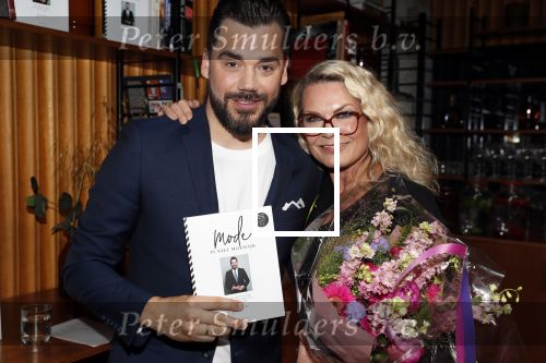 Amsterdam 12 juni 2018
Boekpresentatie Janice . Janice met Jildou v d Bijl