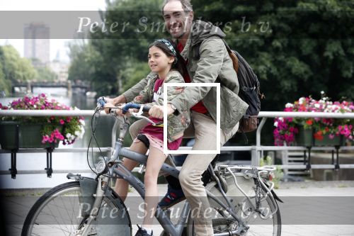 Amsterdam 15 juni 2018
Johan Neijenhuis met dochter op de fiets.