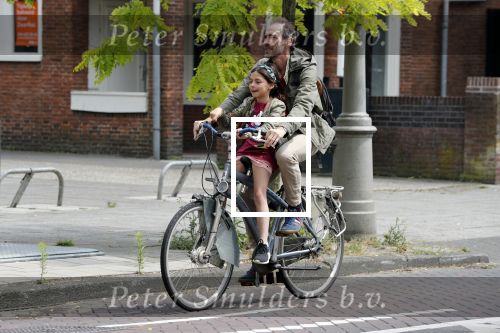 Amsterdam 15 juni 2018
Johan Neijenhuis met dochter op de fiets.