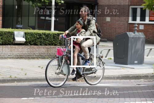 Amsterdam 15 juni 2018
Johan Neijenhuis met dochter op de fiets.