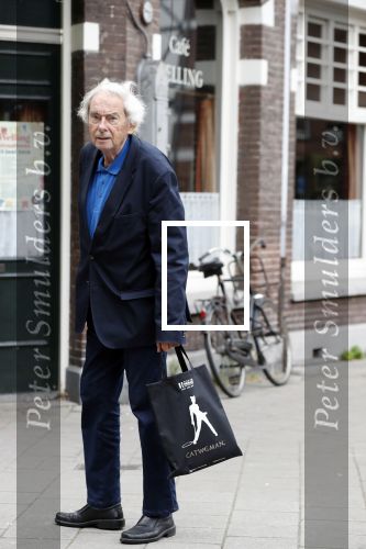 Amsterdam 20 juni 2018
Joop v Zijl op straat in Amsterdam zuid.