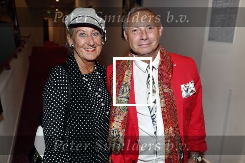 Rotterdam 18 juni 2018
Society lunch op vliegveld Rotterdam. Ronald Kolk met een vriendin
