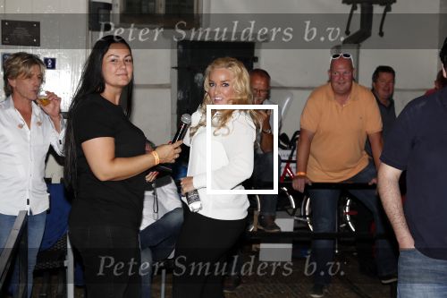 Amersfoort 20 juni 2018
Muziekfeest op het plein in Amersfoort. AVRO/TROS zenden het uit. Samantha Steenwijk met partner