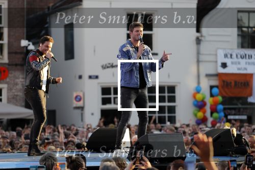 Amersfoort 20 juni 2018
Muziekfeest op het plein in Amersfoort. AVRO/TROS zenden het uit. Tim Douwsma en Henk Dissel