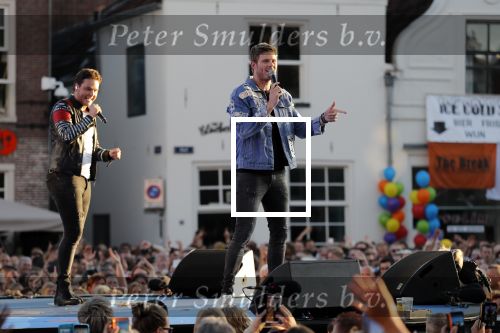 Amersfoort 20 juni 2018
Muziekfeest op het plein in Amersfoort. AVRO/TROS zenden het uit. Tim Douwsma en Henk Dissel