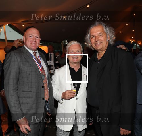 Haarzuilen, 19 Juni 2019
Haringparty Kasteel Haarzuilen
Andre Kuipers Jaap de Groot en..