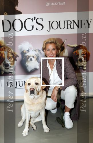 Amsterdam 12 juni 2019
Premiere a dogs Journey by Lucky Smit.
Bas Smit Anouk Smulders en Rosanna Kluivert zijn aanwezig met hun honden.