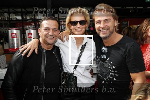 Amsterdam 6 juni 2019
Talkies terras awards bij de Harbour club . Anouk Smulders met John Ewbank en Najib Amhali