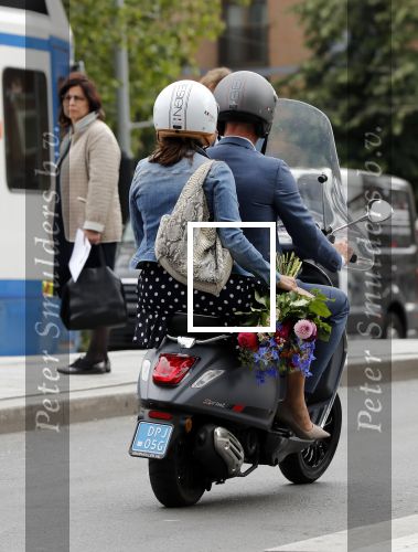 Amsterdam 1 juli 2019
Astrid Joosten met haar nieuwe vriend Rob Peters . Ze vertrokken van het delamar theater (johan Kaartprijs) met hun vespa scooter richting huis.