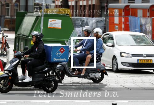Amsterdam 1 juli 2019
Astrid Joosten met haar nieuwe vriend Rob Peters . Ze vertrokken van het delamar theater (johan Kaartprijs) met hun vespa scooter richting huis.