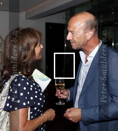 Amsterdam 1 juli 2019
Astrid Joosten met haar nieuwe vriend Rob Peters . Ze vertrokken van het delamar theater (johan Kaartprijs) met hun vespa scooter richting huis.