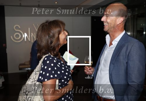 Amsterdam 1 juli 2019
Astrid Joosten met haar nieuwe vriend Rob Peters . Ze vertrokken van het delamar theater (johan Kaartprijs) met hun vespa scooter richting huis.