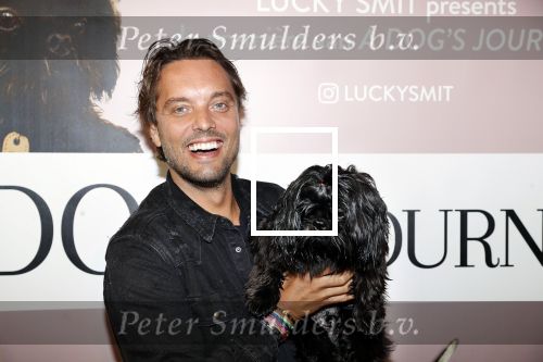 Amsterdam 12 juni 2019
Premiere a dogs Journey by Lucky Smit.
Bas Smit Anouk Smulders en Rosanna Kluivert zijn aanwezig met hun honden.