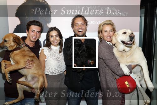 Amsterdam 12 juni 2019
Premiere a dogs Journey by Lucky Smit.
Bas Smit Anouk Smulders en Rosanna Kluivert zijn aanwezig met hun honden. Nino Wilkes