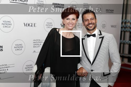 Amsterdam 29 juni 2019
Premiere young patrons circle in de stopera. Chazia Mourali met een kennis