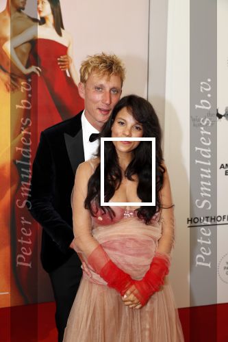 Amsterdam 29 juni 2019
Premiere young patrons circle in de stopera. Chloe Leenheer en partner . Cloe is zwanger