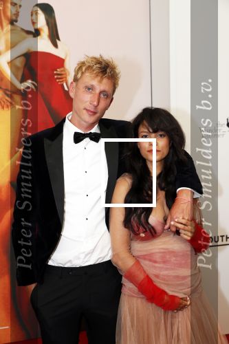 Amsterdam 29 juni 2019
Premiere young patrons circle in de stopera. Chloe Leenheer en partner . Cloe is zwanger