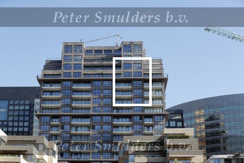 Amsterdam 17 juni 2019
Daley Blind en zijn vrouw Candy Rae gaan binnenkort in hun nieuwe apopartement / penthouse wonen op de zuidas . Het complex heet Xavier.
